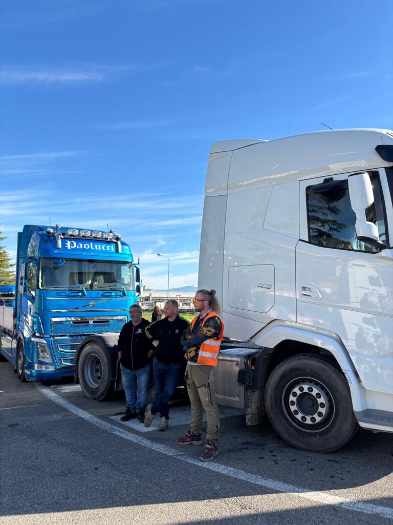 Il blocco di tir e trattori arriva in Valdichiana, presidio alle… – SR 71